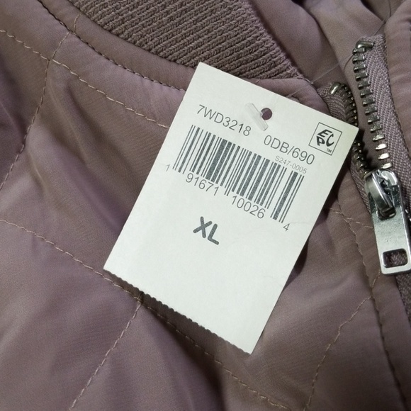 Lucky Brand Bomber Puff Jacket - Picture 2 of 5